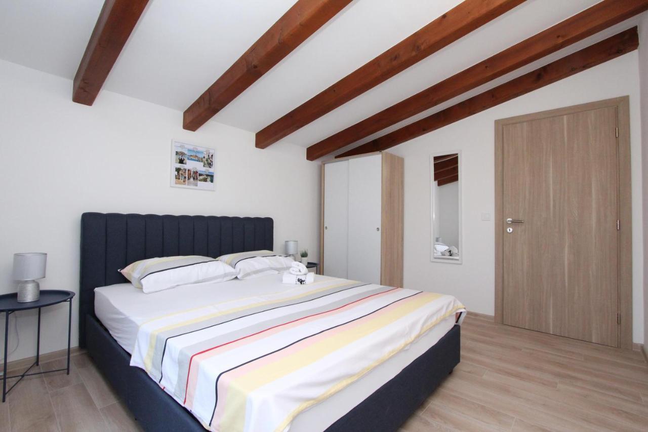Apartments Eni Rovinj Exterior photo